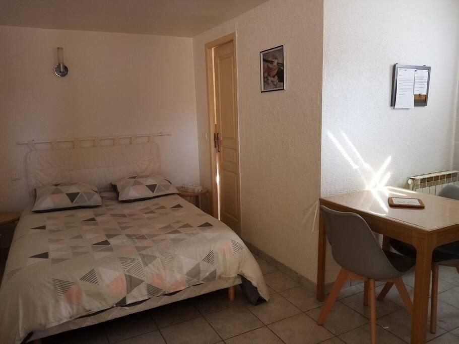Studio Meuble Independant Tout Confort Classe 2** Aubenas Exterior photo